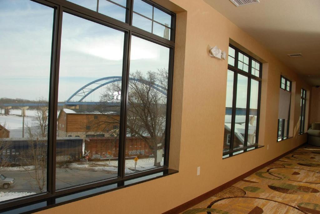 Cobblestone Inn & Suites - Marquette Eksteriør bilde