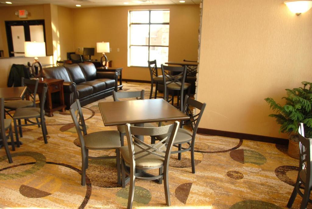 Cobblestone Inn & Suites - Marquette Eksteriør bilde