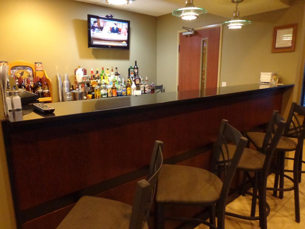 Cobblestone Inn & Suites - Marquette Eksteriør bilde