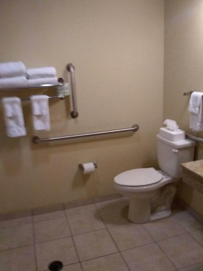 Cobblestone Inn & Suites - Marquette Eksteriør bilde